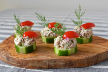 tuna bites on cucumber -easy refreshing cucumber recipe meals and drinks-fitandhungry