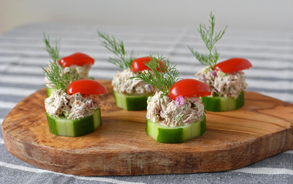 tuna bites on cucumber -easy refreshing cucumber recipe meals and drinks-fitandhungry